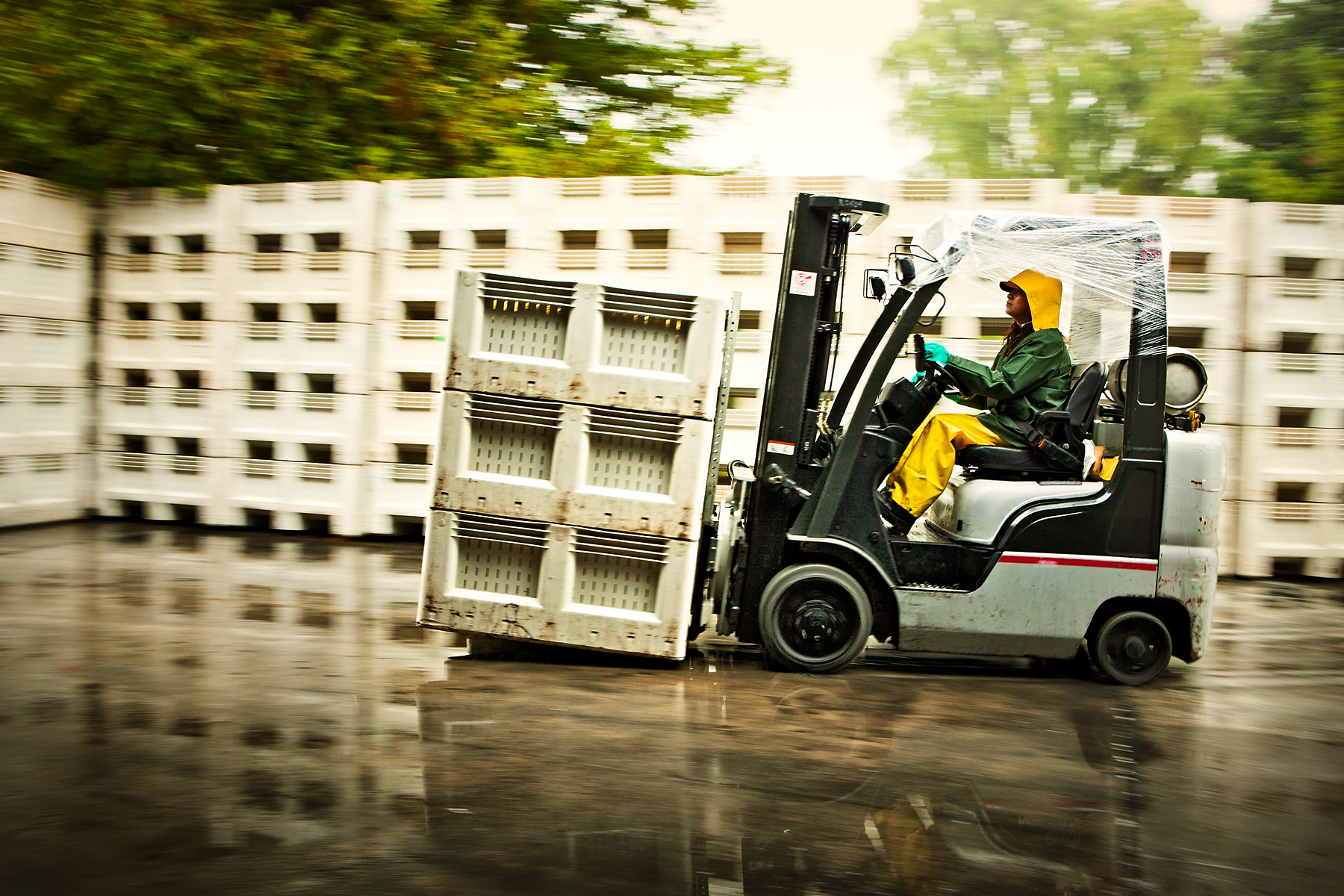 Stephen Austin Welch commercial director advertising photographer lifestyle portrait landscape winery vineyard bfsc_forklift