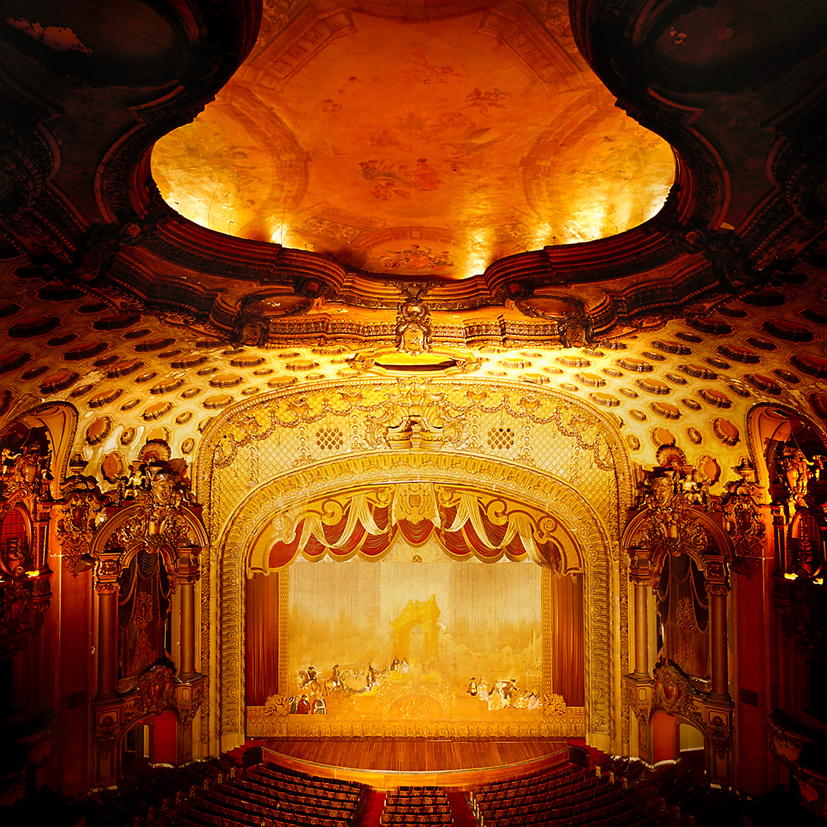 Stephen Austin Welch commercial director & advertising architectural photographer downtown Los Angeles Los Angeles Theater stage 